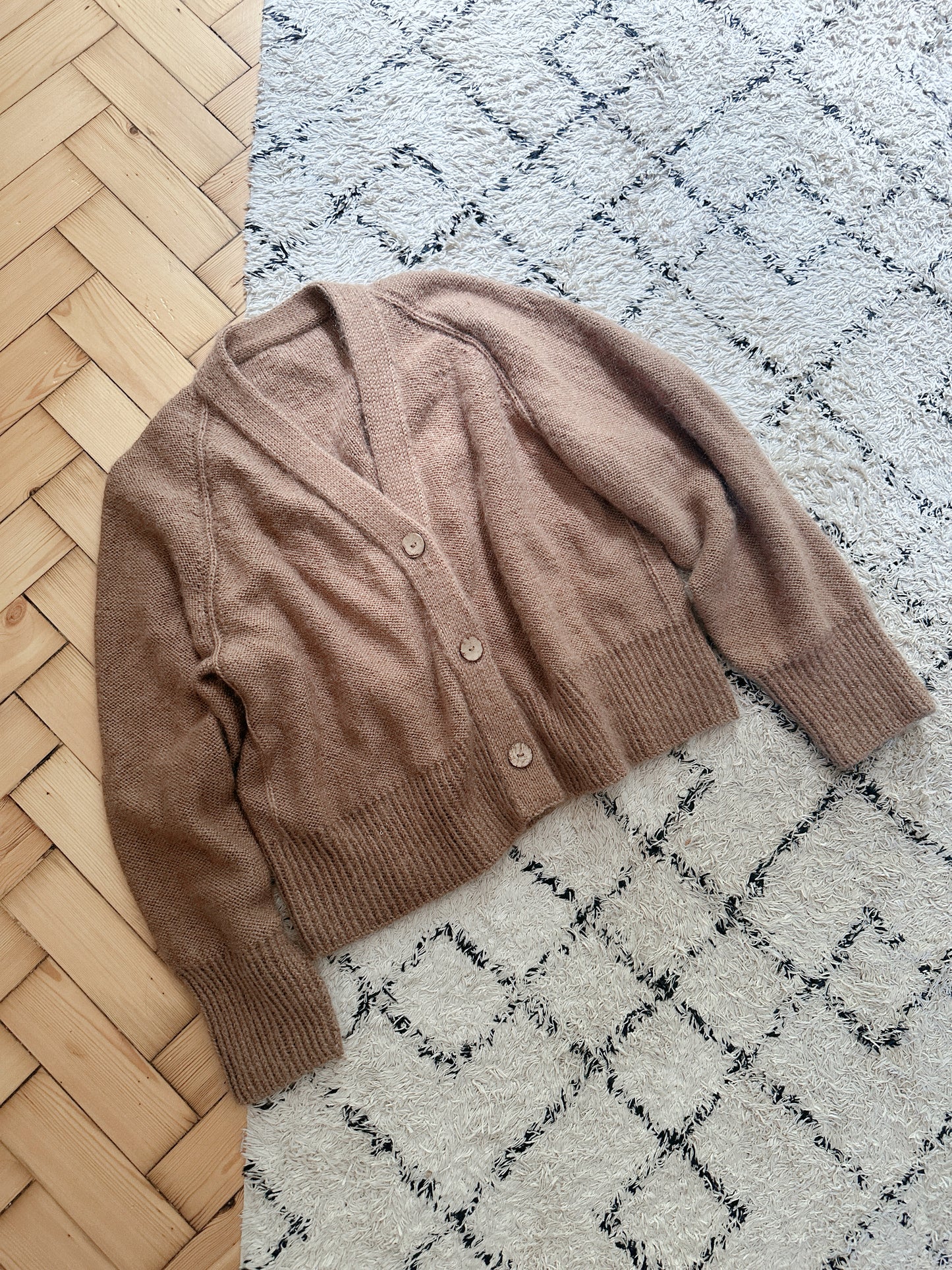 10 Vice Versa Cardigan